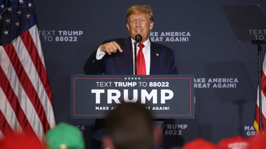 Trump Vows to Tackle Cost of Living in New Hampshire Rally