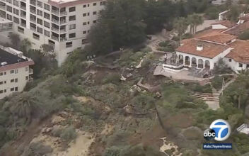 California Landslide Halts Rail Service, Homes Evacuated