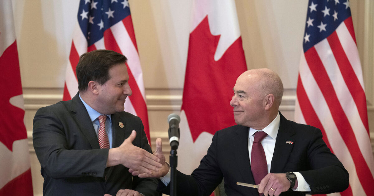 US And Canada To Increase Tracing Of Guns Intercepted At Border NTD us-and-canada-to-increase-tracing-of-guns-intercepted-at-border-ntd
