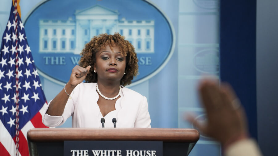 White House Holds Daily Briefing (May 1)
