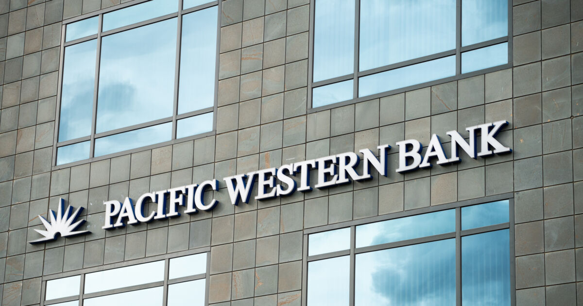 Pacific Western Bank - Homeowners Association Services PacWest Confirms It’s Considering Sale as Stock Selloff Deepens | NTD