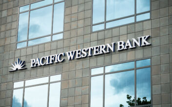 PacWest Confirms It’s Considering Sale as Stock Selloff Deepens