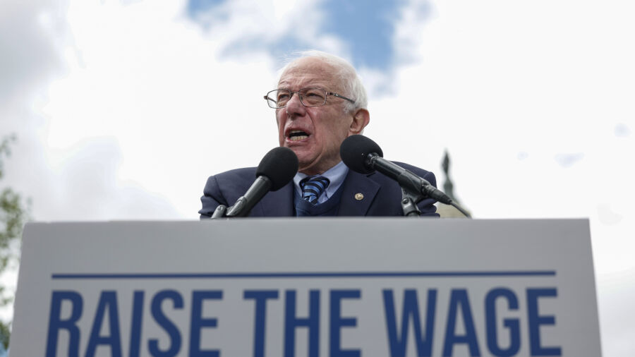 Sanders Proposes New Minimum Wage Plan
