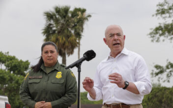 Biden Admin ‘Building Lawful Pathways’ for Immigrants After Title 42 Ends: Mayorkas
