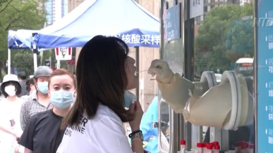 Chinese City Returns to COVID-19 Testing, Sparks Panic