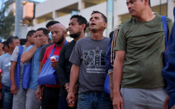 Migrants Gathering in Mexico as Title 42 Ends