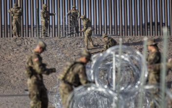 Red States Ramp up Police, Troops Deployments to US Southern Border