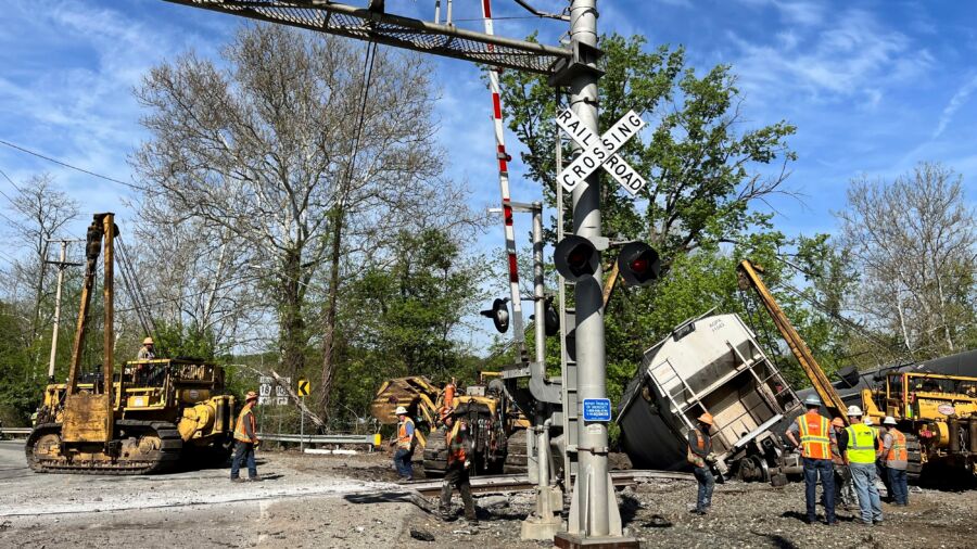 9 Railcars From Norfolk Southern Train Derail in Pennsylvania, No Hazardous Chemicals on Board