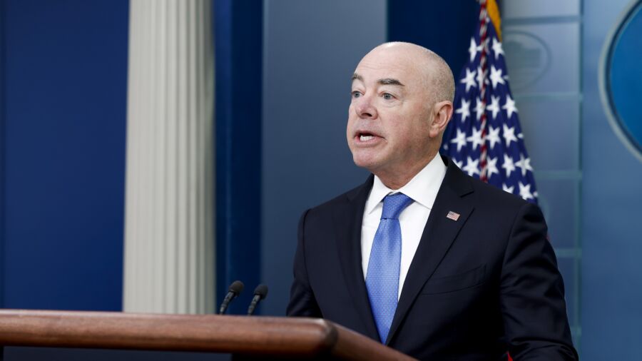 US Bans Imports From 2 More Chinese Firms Over Forced Labor Allegations in Xinjiang