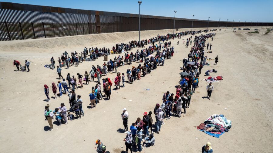 Spike in Border Crossings Expected as Title 42 Restrictions End