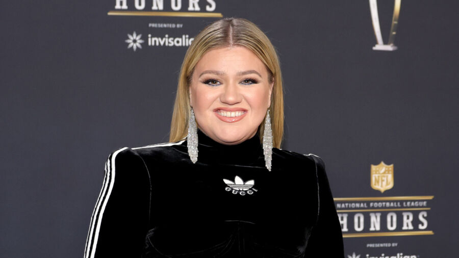 Kelly Clarkson Responds to Report Accusing Her Daytime Talk Show of Being a Toxic Workplace