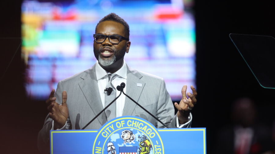 Brandon Johnson, a Progressive Democrat, Sworn in as Mayor of Chicago