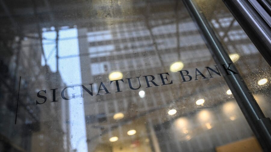 Silicon Valley, Signature Bank Former Executives Testify on Failures to Senate Committee