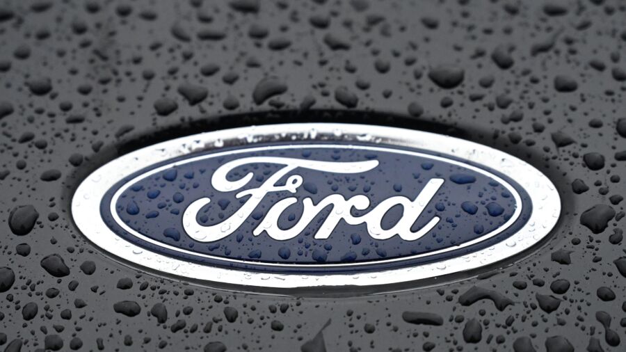 Ford Recalls 310,000 Trucks to Fix Problem With Driver’s Front Air Bag