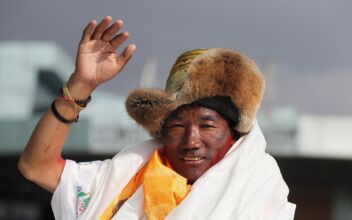 Nepal’s Sherpa Guide Regains Title for Most Climbs of Mount Everest After 27th Trip