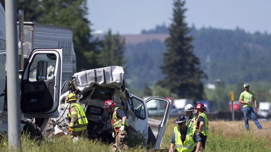 7 Killed in Multi-Vehicle Freeway Crash in Oregon; Truck Driver Arrested