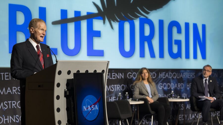 NASA Picks Bezos's Blue Origin to Build Lunar Landers for Moonwalkers