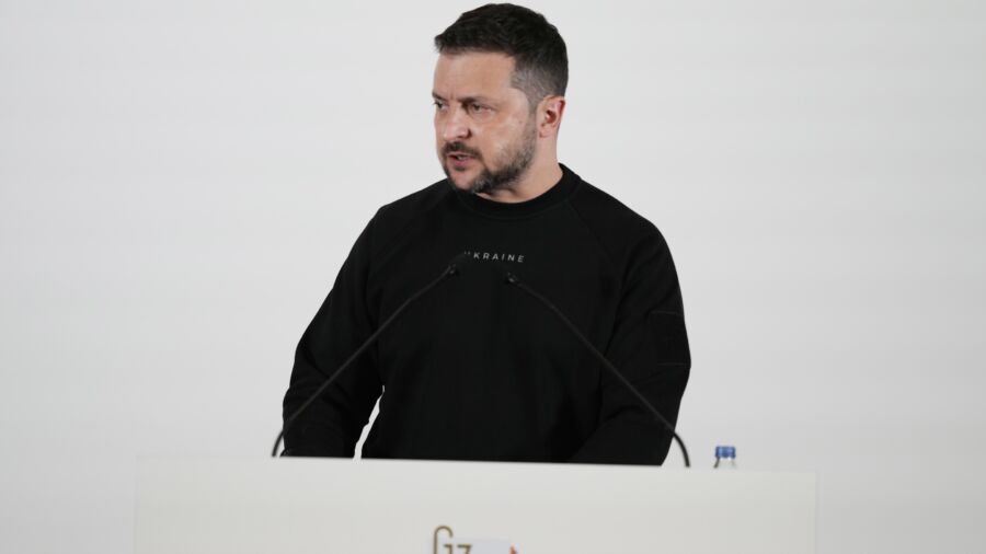 Zelenskyy Denies Ukrainian City of Bakhmut Occupied by Russian Forces