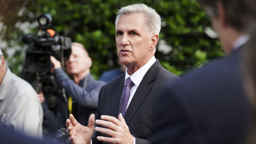 Biden, McCarthy Have 'Productive' Meeting But No Deal Yet on Debt Ceiling