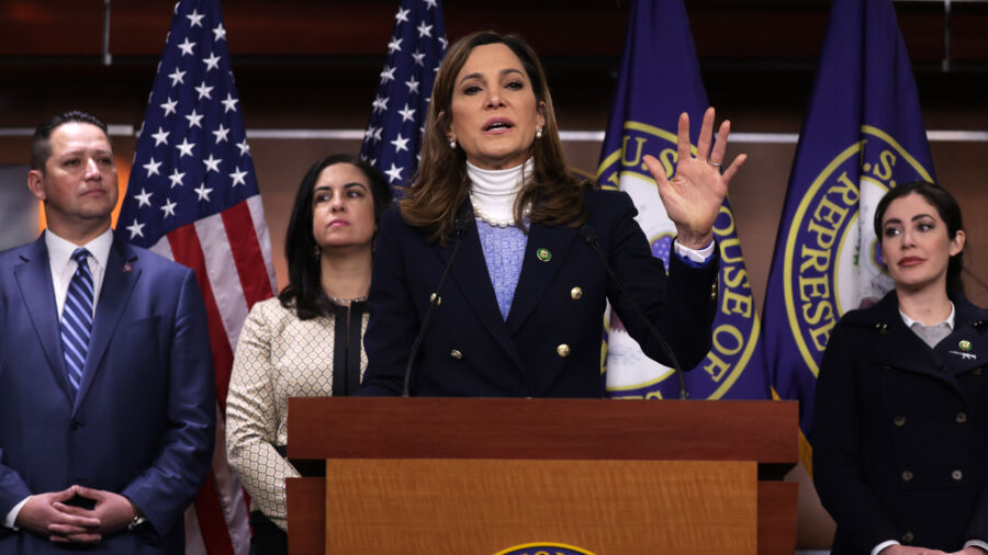 Reps. Salazar, Escobar, and Others Announce Bipartisan Immigration Reform Bill
