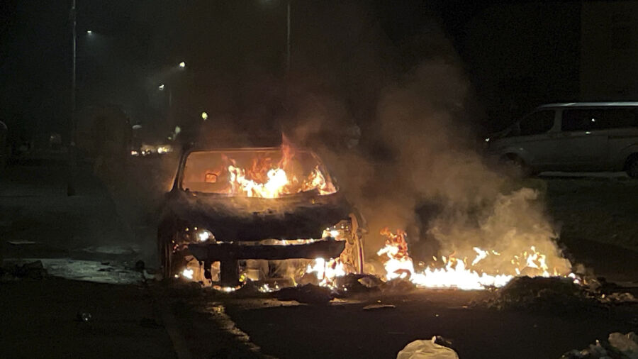 Cars Set on Fire in Cardiff as UK Police Face ‘Large Scale Disorder’ After Road Crash