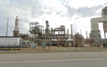 2 Employees Injured in Fire at Refinery in Southern Oklahoma