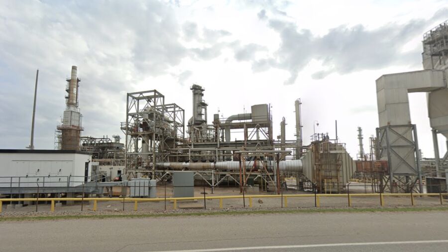 2 Employees Injured in Fire at Refinery in Southern Oklahoma