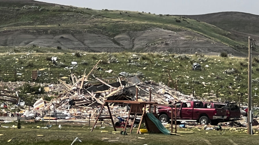 3 People Killed When House Explodes in South Dakota