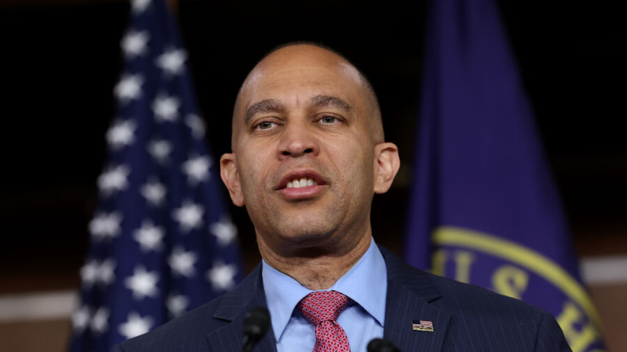 Jeffries Noncommittal on Democrat Support for Debt Ceiling Deal