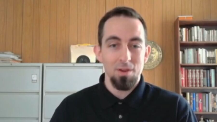 Catholic Man Overcomes Pride, Greed to Provide Morality-Based Investment Advice