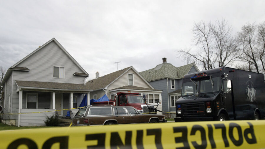 Man, 2 Children Found Dead in Indiana Home With High Carbon Monoxide Levels