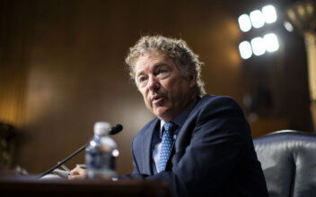 Rand Paul Points to $34 Trillion US Debt in Stand Against New Ukraine Spending