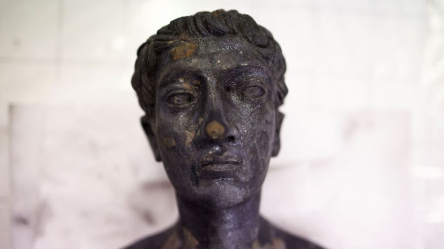 Village Bin Man Helped Unearth Ancient Bronze Statues in Tuscany