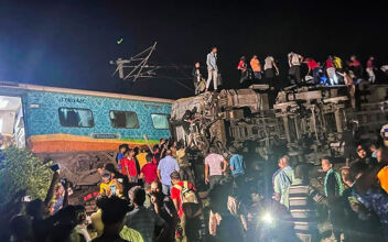 More Than 230 Killed and 900 Hurt After 2 Trains Derail in India; Hundreds Still Trapped