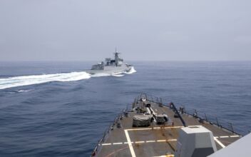 US Releases Video Showing Close-Call in Taiwan Strait With Chinese Destroyer