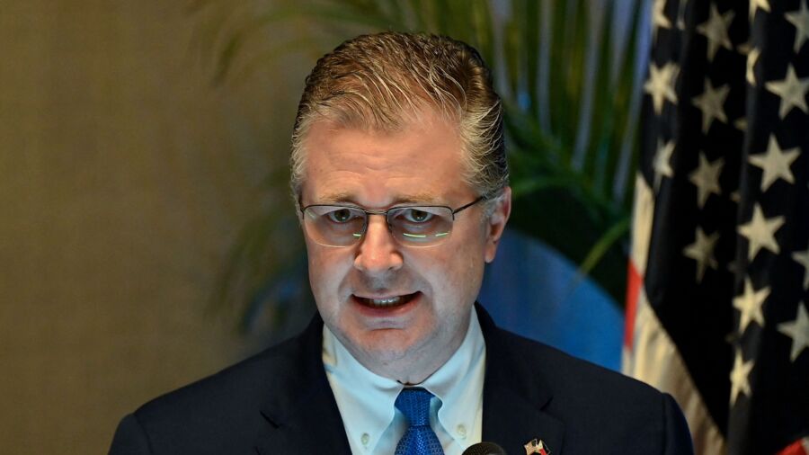 US Chinese Officials Hold Talks in Beijing
