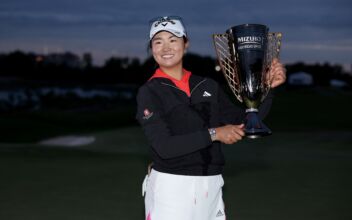 Stanford Sophomore Rose Zhang Wins LPGA Debut