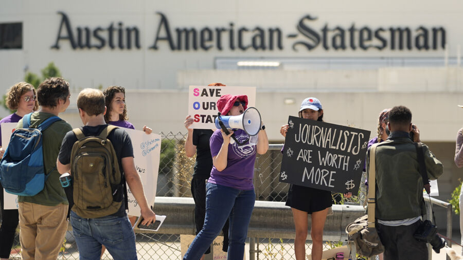 Hundreds of Journalists Strike to Demand Leadership Change at Biggest US Newspaper Chain