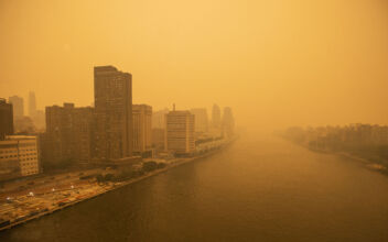 Federal Agency Issues Ground Stop for Major US Airport Due to Smoke