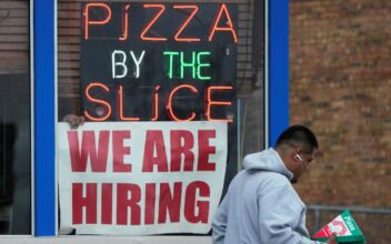 US Labor Market Continues to Slow as Economy Adds 187,000 New Jobs