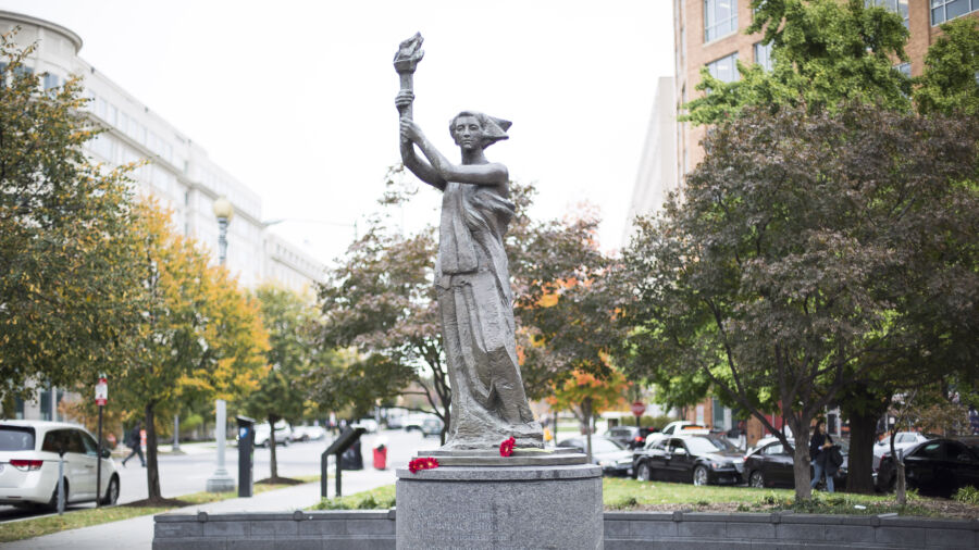 Victims of Communism Memorial Foundation Holds Annual Roll Call of Nations Wreath Laying Ceremony