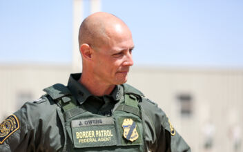 Border Patrol Chief Says Cartels Using Illegal Immigrants to Distract Agents