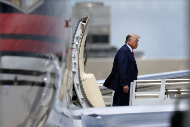 Trump arrives in Miami
