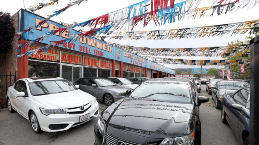 Increasing Number of Americans Getting Auto Loans That Exceed Car Values NTD