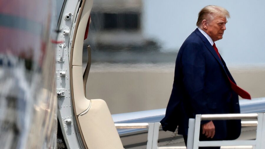 Trump Had Right to Records Central to Federal Criminal Case, Legal Analyst Says