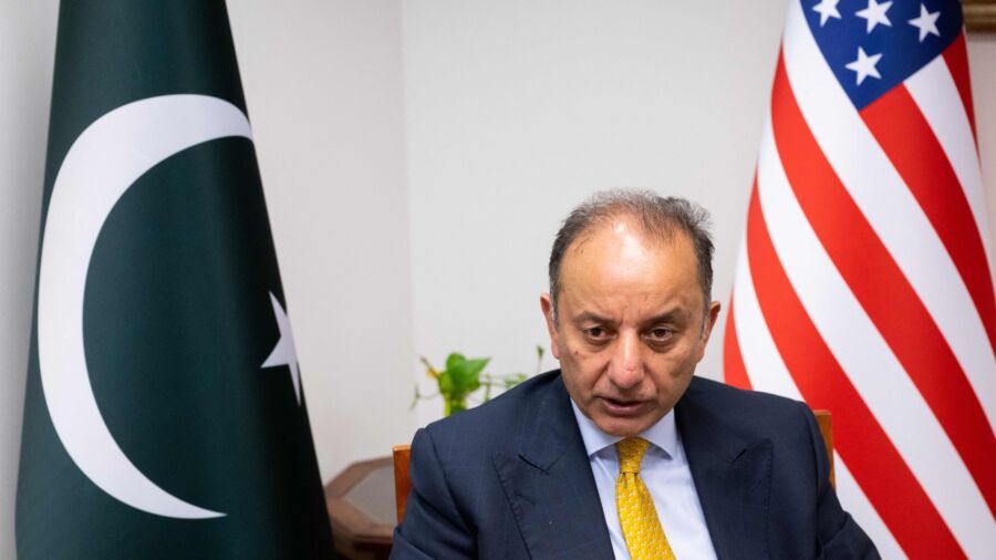 Pakistan Bought Russian Oil in Chinese Currency