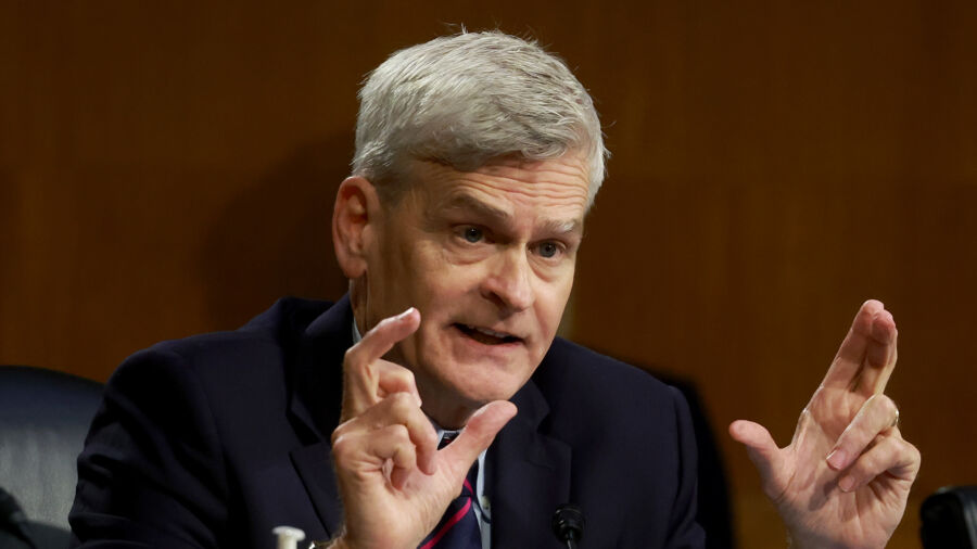 Sen. Cassidy Holds Press Conference on Student Loan Bill