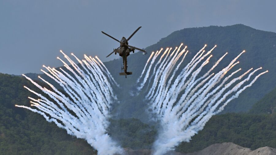 South Korean President Oversees Live-Fire Drills With US