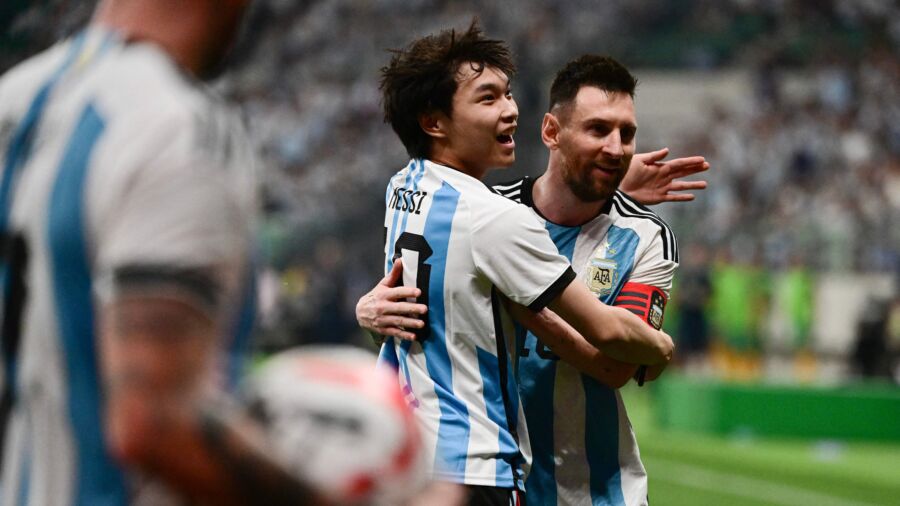 Chinese Fan Detained for Interrupting Soccer Match