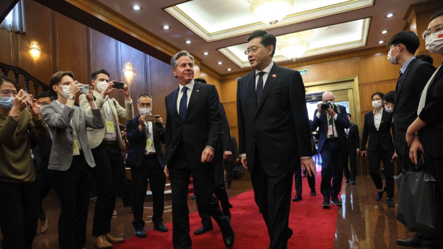 Blinken, Chinese Foreign Minister Hold ‘Candid’ Talks in Beijing